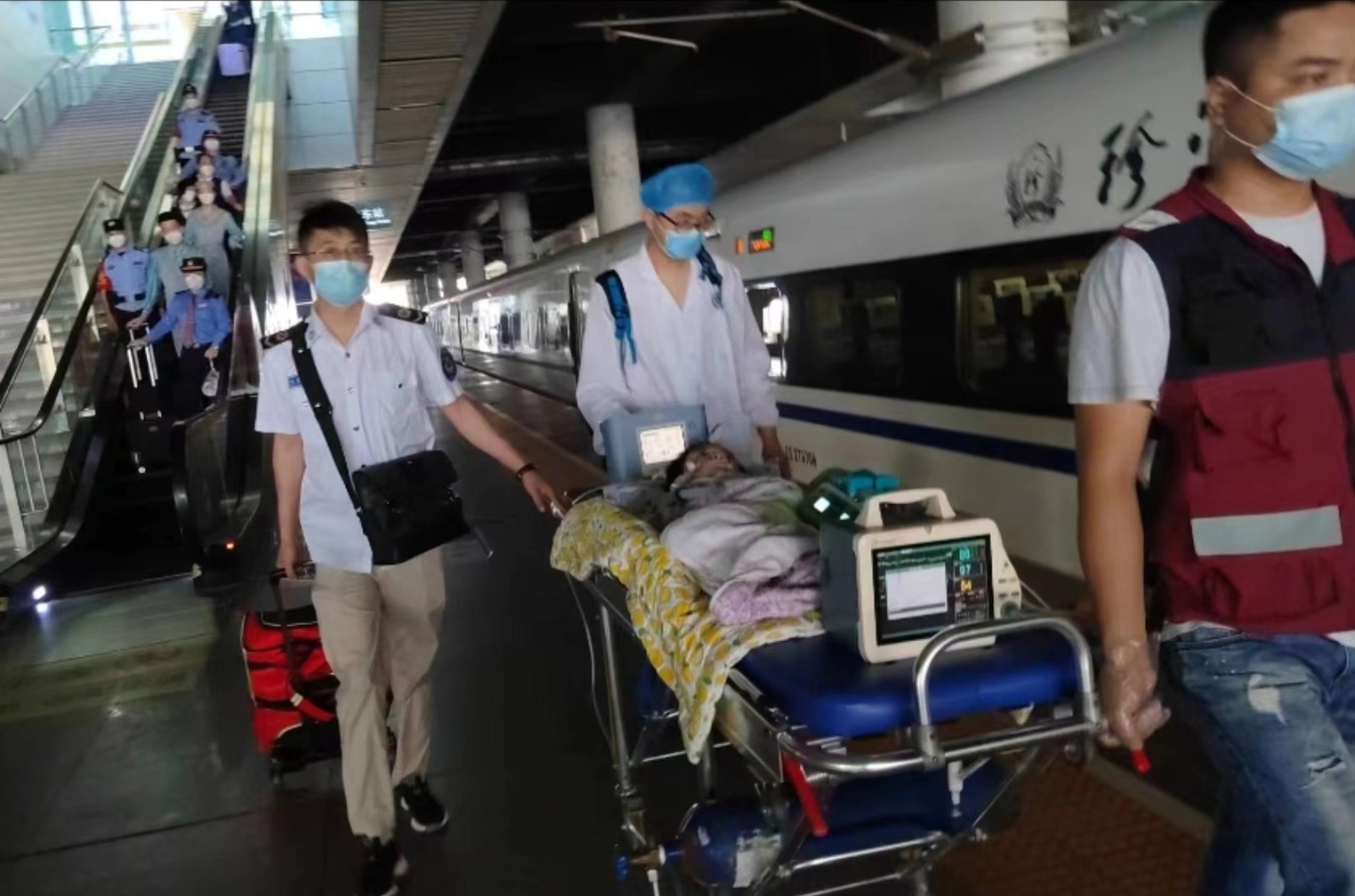 辉县市高铁转运公司